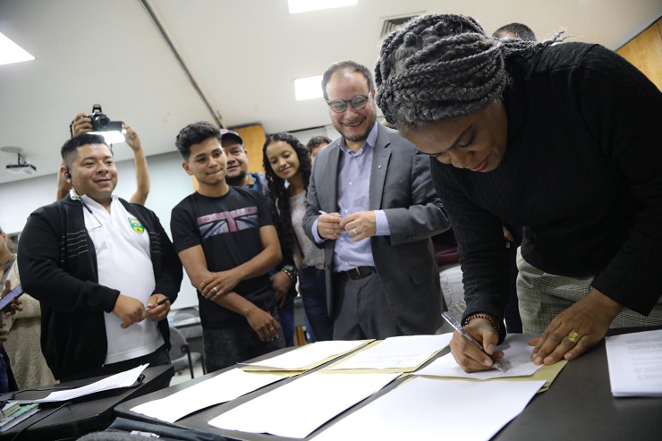 Imagen de apoyo de Se firman acuerdos para mejorar la prestacion de los servicios educativos en Arauca