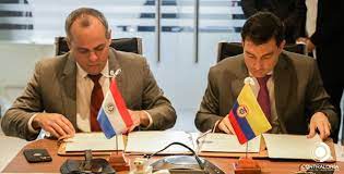 Imagen de apoyo de  Se suscribe convenio de cooperacion entre los contralores de Colombia y Paraguay