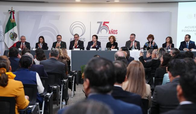 Imagen de apoyo de  SEP Secihti Anuies y el CCE firman Acuerdo para fortalecer la formacion profesional