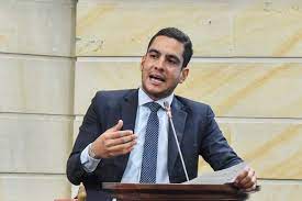 Imagen de apoyo de  Se abre investigacion disciplinaria contra senador Alex Florez