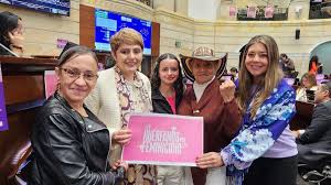 Imagen de apoyo de  Los beneficios a los huerfanos por feminicidio pasan a ultimo debate en Senado