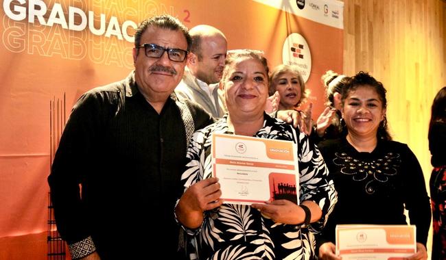 Imagen de apoyo de  Secretaria de Educacion Publica certifico estudios de primaria y secundaria de 700 trabajadores de la construccion