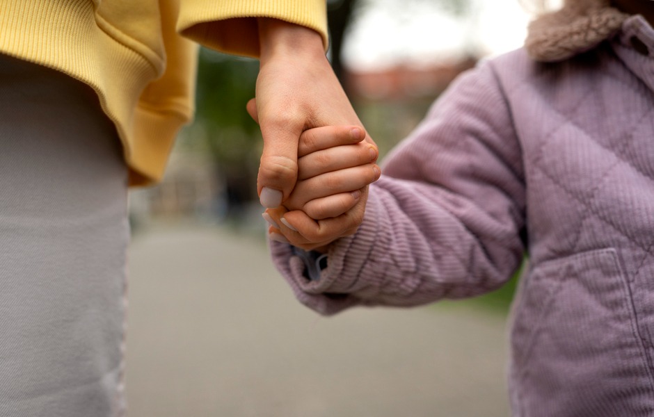Imagen de apoyo de Corte protege derecho de peticion a mujer firmante de paz que solicito informacion sobre su hijo biologico que estuvo en condicion de adoptabilidad
