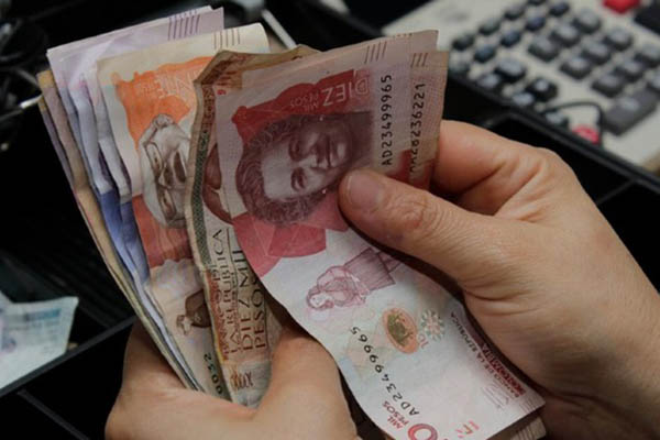 Imagen de apoyo de  Trabajadores colombianos tendran salario minimo de 908526 mas auxilio de transporte de 106454 en el 2021