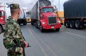 Imagen de apoyo de  Es garantizada la seguridad para el paso de 41 tractocamiones hacia Mediacanoa