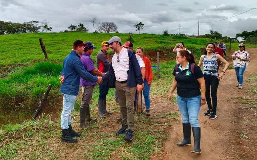 Imagen de apoyo de  MinCIT fortalece la construccion de paz a traves del turismo con jornada en Mesetas Meta
