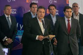 Imagen de apoyo de  Es sellado un acuerdo por la conectividad del pais con una inversion de 35 billones