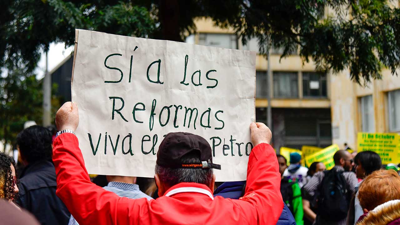 Imagen de apoyo de  Ley 30 y servicios publicos proximas reformas sociales que presentara el Gobierno