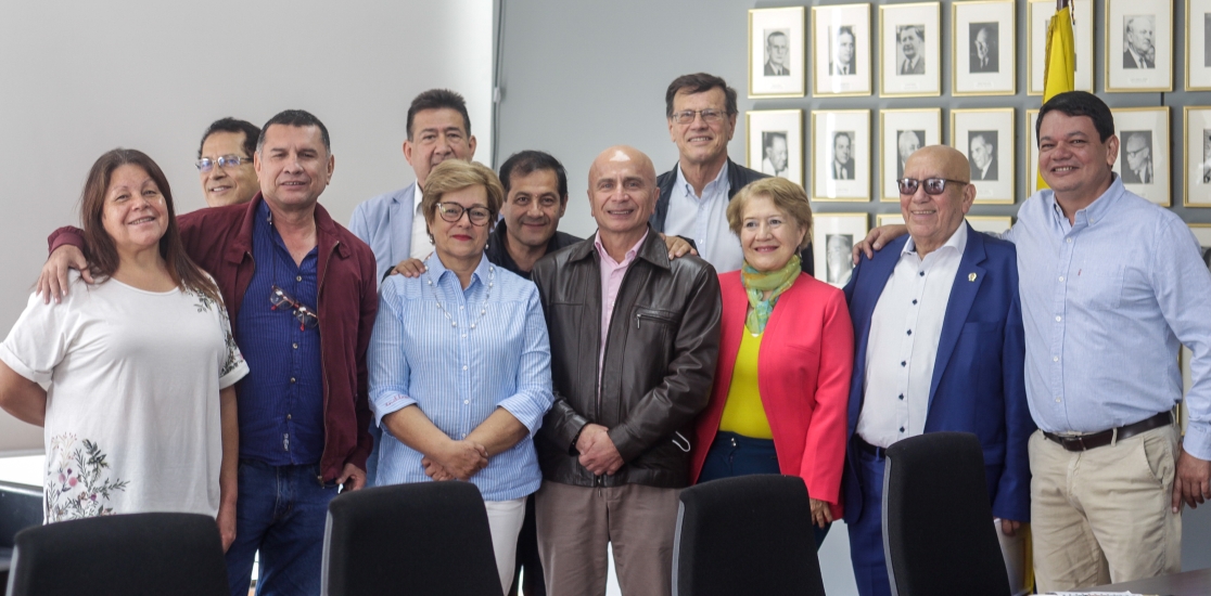 Imagen de apoyo de  Ministra del Trabajo dialogo con representantes de organizaciones sindicales