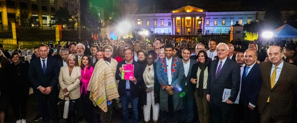 Imagen de apoyo de TIC para la seguridad humana y la justicia social