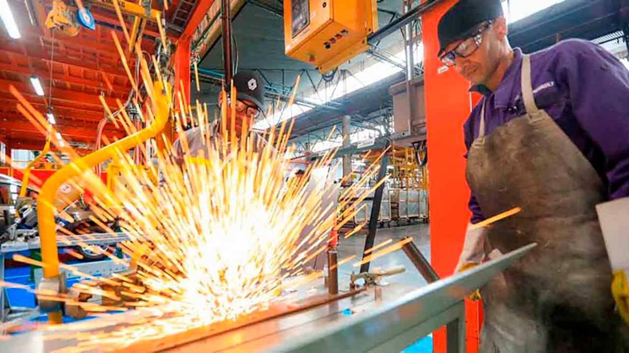 Imagen de apoyo de  Colombia transforma sus inversiones en defensa para impulsar la industria nacional