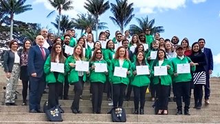 Imagen de apoyo de  Profesionales del Jardin Botanico de Bogota se graduaron del proceso de homologacion en guianza turistica con apoyo Mincomercio