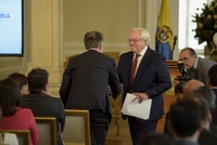 Imagen de apoyo de  Confecamaras destaca compromiso del Gobierno con la eliminacion de tramites