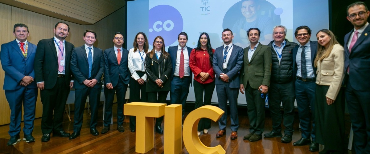 Imagen de apoyo de  Consorcio Equipo PuntoCo gana operacion del dominio co por los proximos 10 aos