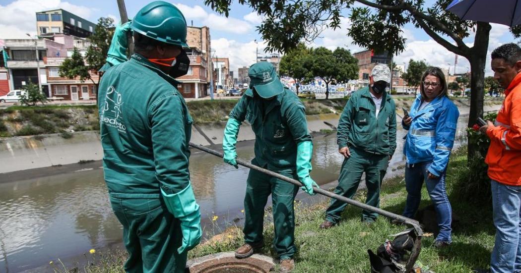 Imagen de apoyo de  Distrito hace llamado a la ciudadania para no arrojar basura a las alcantarillas