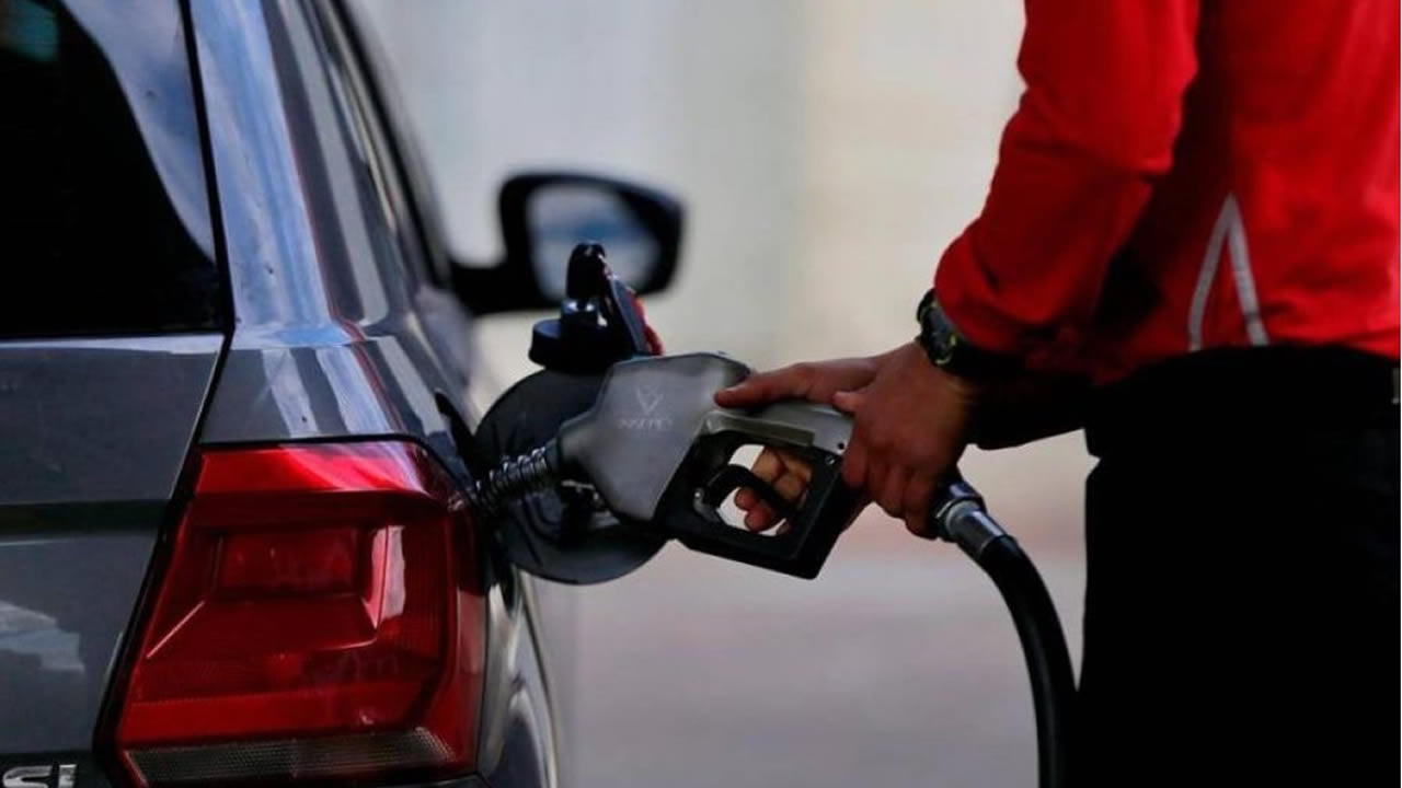 Imagen de apoyo de Precio de la gasolina subio 600 en todo el pais