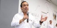 Imagen de apoyo de Superintendente Nacional de Salud Fabio Aristizabal Angel
