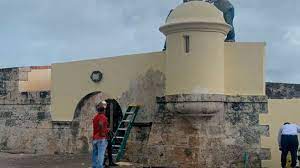 Imagen de apoyo de  Se le solicita al alcalde de Cartagena impedir daos a un sector de las murallas de la ciudad que fueron pintadas de blanco