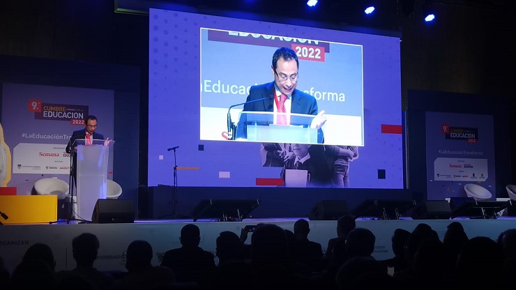 Imagen de apoyo de  Transformacion educativa con reformas normativas infraestructura financiamiento del sistema y ampliacion de la cobertura