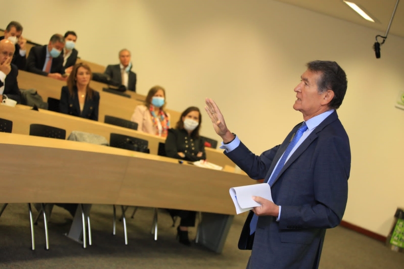 Imagen de apoyo de Con inversion en tecnologia se fortalecen las capacidades y competencias de los trabajadores