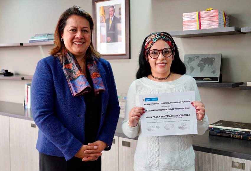 Imagen de apoyo de  Mincomercio expide y entrega la tarjeta de guia de turismo numero 6000