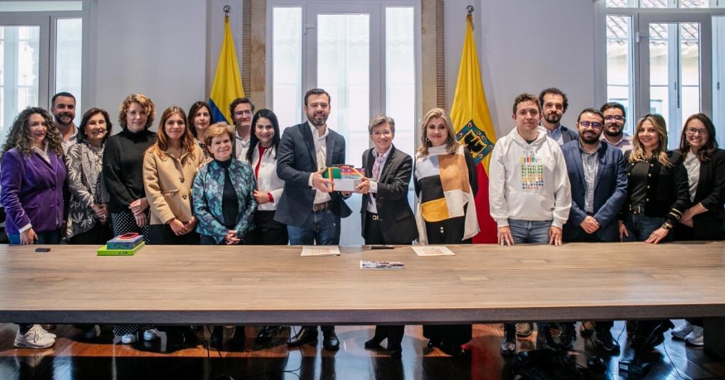 Imagen de apoyo de  Termino el empalme de alcaldesa de Bogota y alcalde electo Carlos Fernando Galan