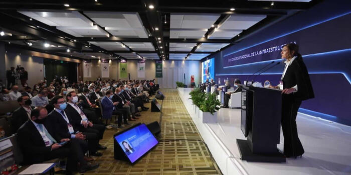 Imagen de apoyo de  MinTransporte presento en CCI historico plan de inversiones en infraestructura