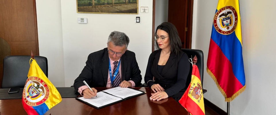 Imagen de apoyo de MinTIC y PnTech firman Memorando de Entendimiento para promover la transformacion digital de las aulas educativas en Colombia