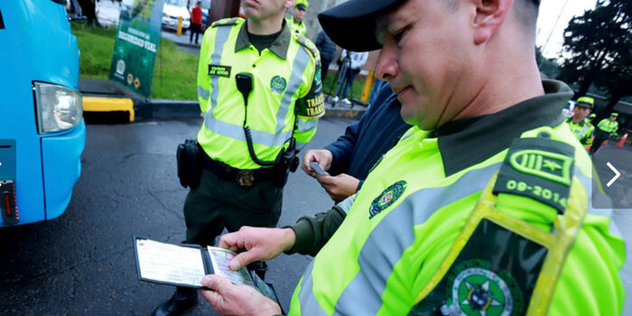 Imagen de apoyo de  Colombia firma acuerdo con Portugal y Argentina para reconocimiento reciproco de licencias de conduccion