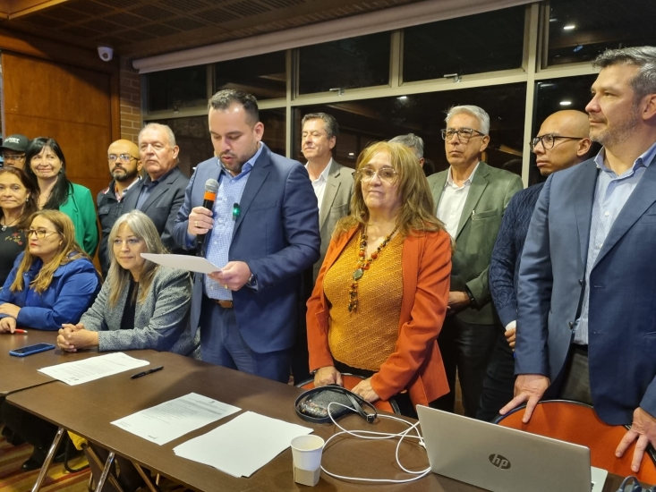 Imagen de apoyo de  Cerca de 38 mil educadores y funcionarios administrativos del Distrito de Bogota se benefician con la firma del acuerdo colectivo con sus sindicatos