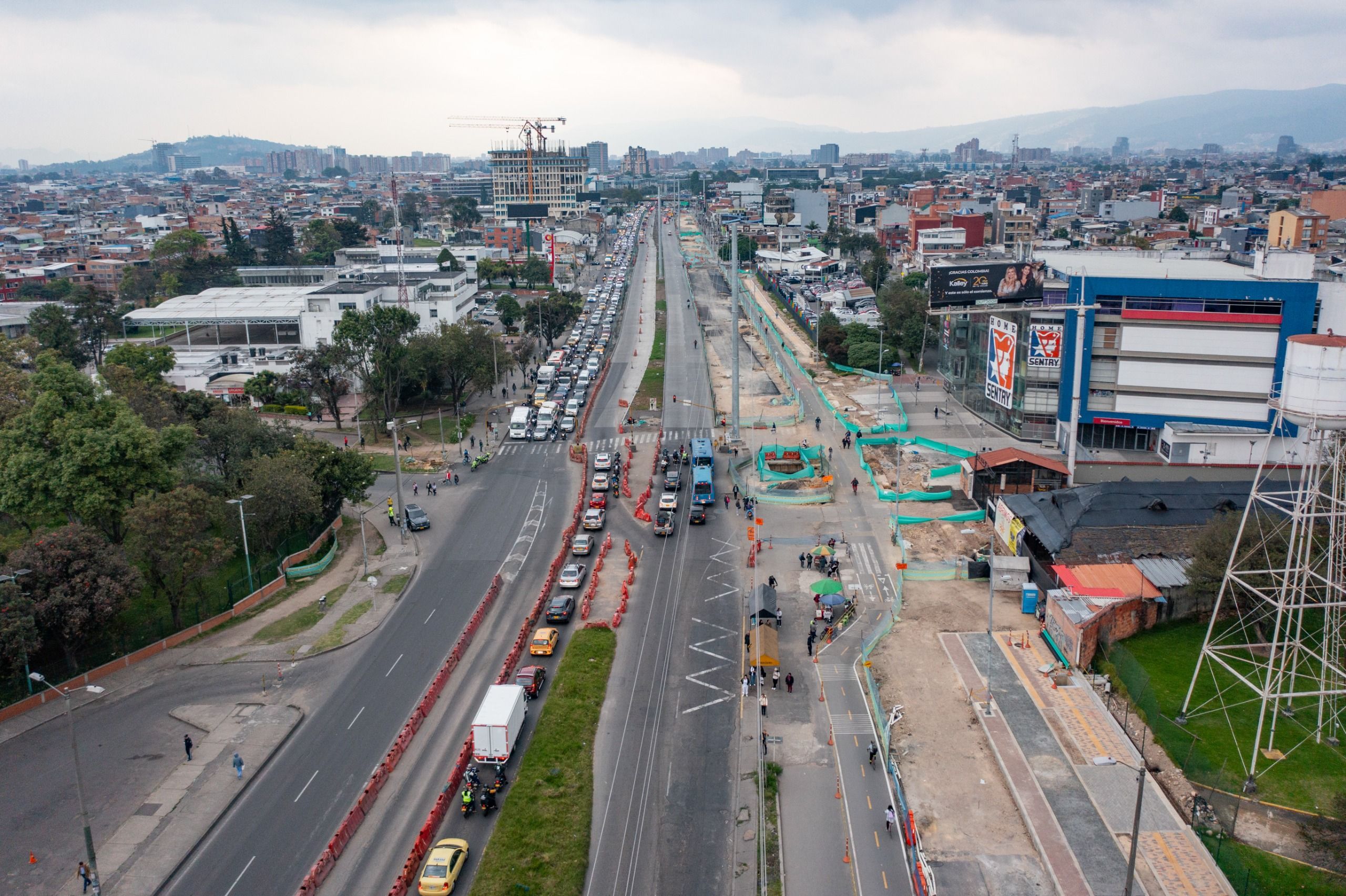 Imagen de apoyo de IDU sanciona a contratista del grupo 6 de la av68 por incumplimiento del cronograma de trabajo de obra