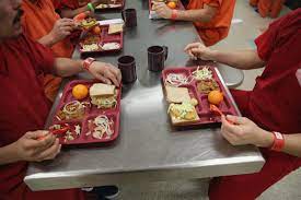 Imagen de apoyo de Los entes territoriales deben garantizar el suministro adecuado de alimentos a las personas que se encuentran detenidas en centros de detencion transitoria