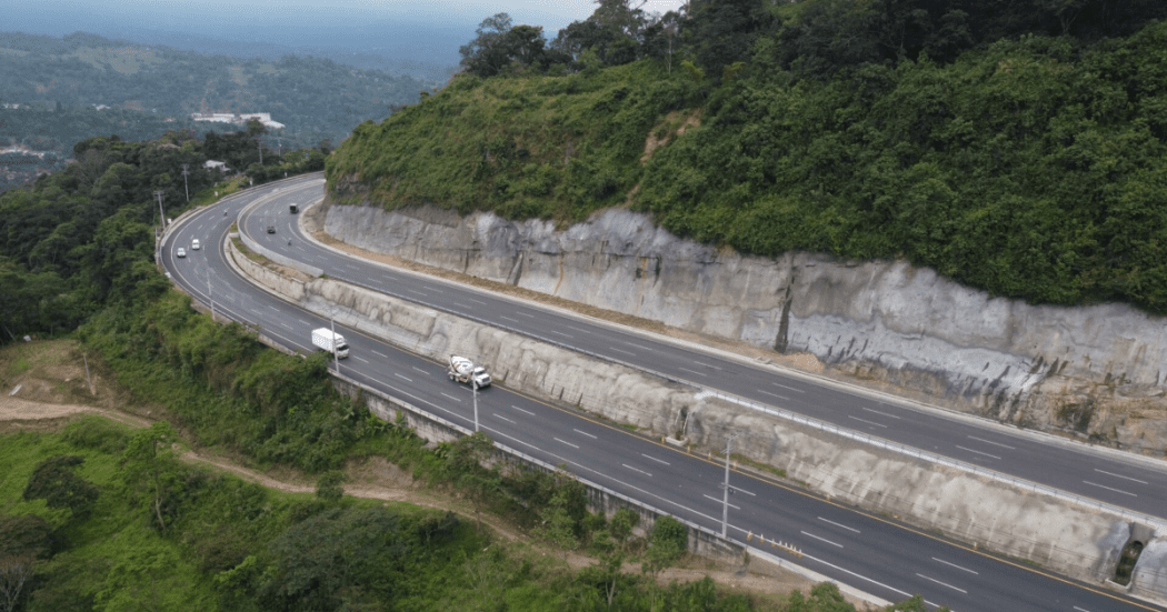 Imagen de apoyo de  Este 12 de abril se entrega un tramo de la obra en la via Bogota  Girardot