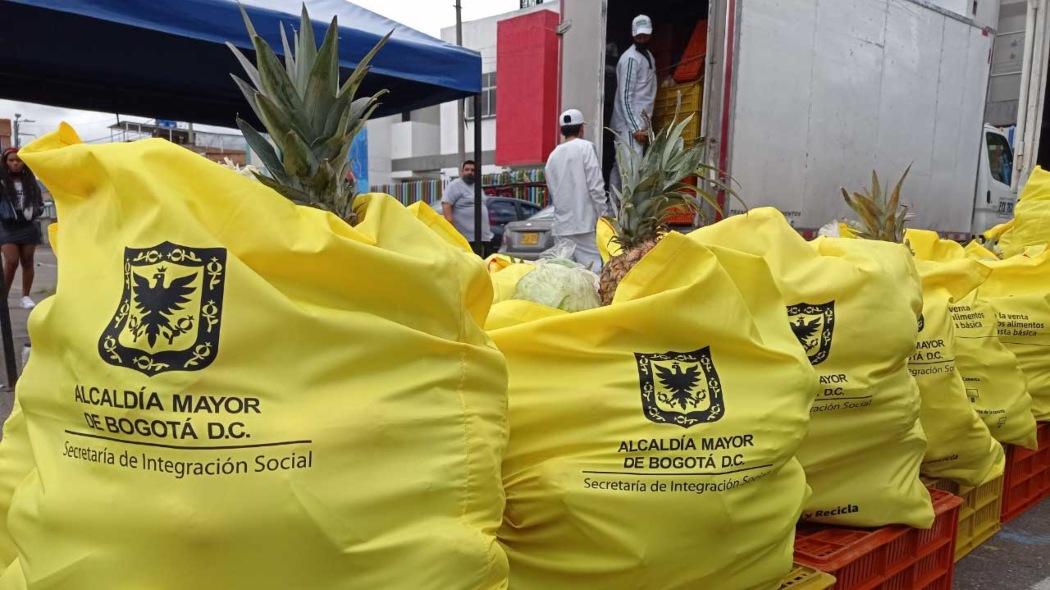 Imagen de apoyo de  Distrito le apuesta a las bolsas ecologicas en el servicio de apoyo alimentario