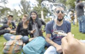 Imagen de apoyo de  Prohibido consumo y porte de estupefacientes en parques espacios publicos y sitios aledaos a colegios y universidades