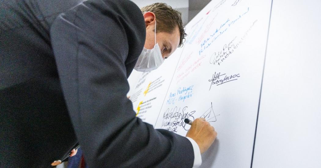 Imagen de apoyo de  Con firma de pacto Distrito brinda garantias para elecciones del 13 de marzo