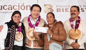 Imagen de apoyo de  Fueron entregadas las tarjetas del Bienestar del programa La Escuela es Nuestra a comunidades indigenas