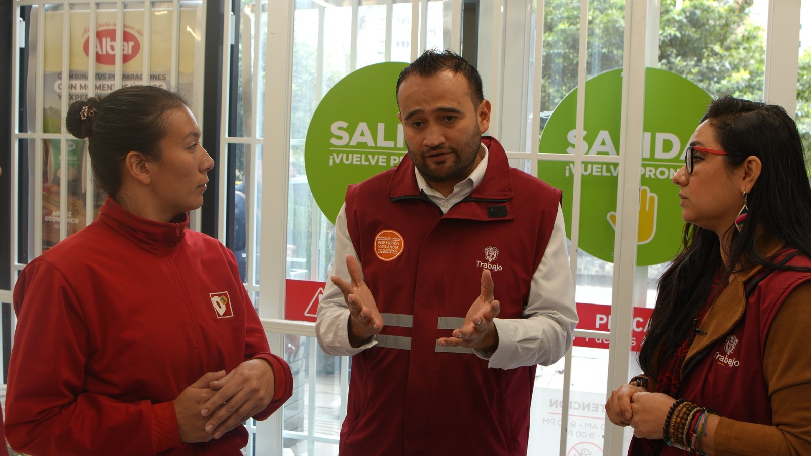 Imagen de apoyo de  MinTrabajo ordeno paralizar actividades de la tienda D1 del barrio Las Ferias en Bogota