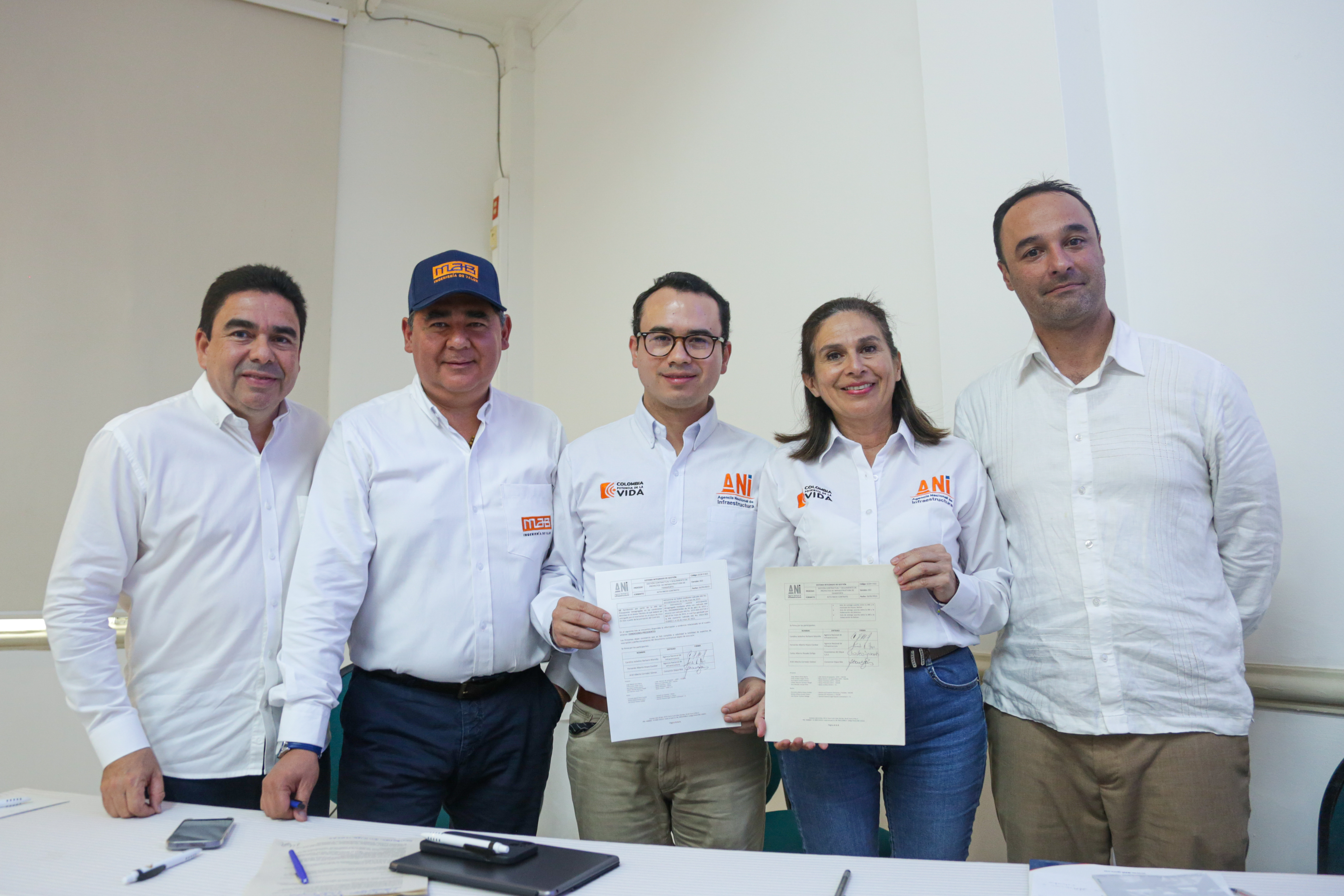 Imagen de apoyo de La Agencia Nacional de Infraestructura y Sacyr firman el acta de inicio del proyecto Restauracion de los ecosistemas degradados del Canal del Dique