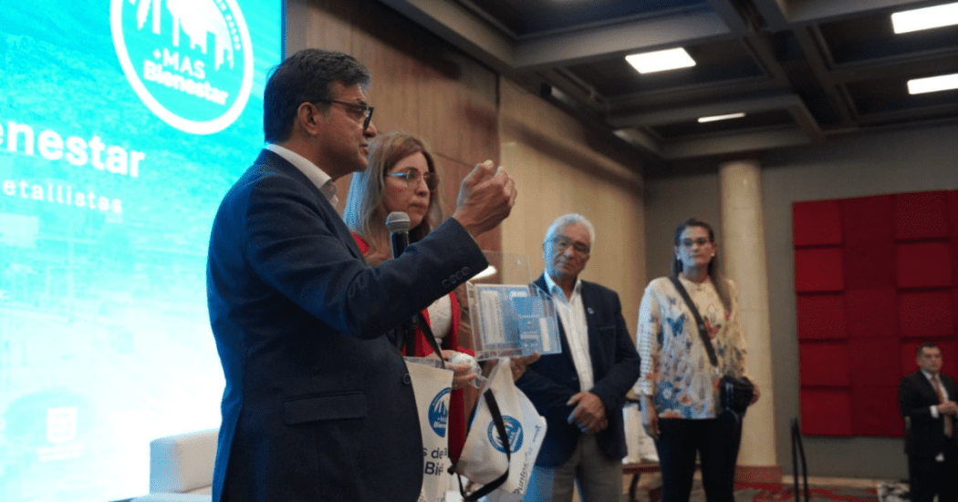 Imagen de apoyo de  Bogota fortalece la salud publica con 1800 droguerias como Puntos de Escucha