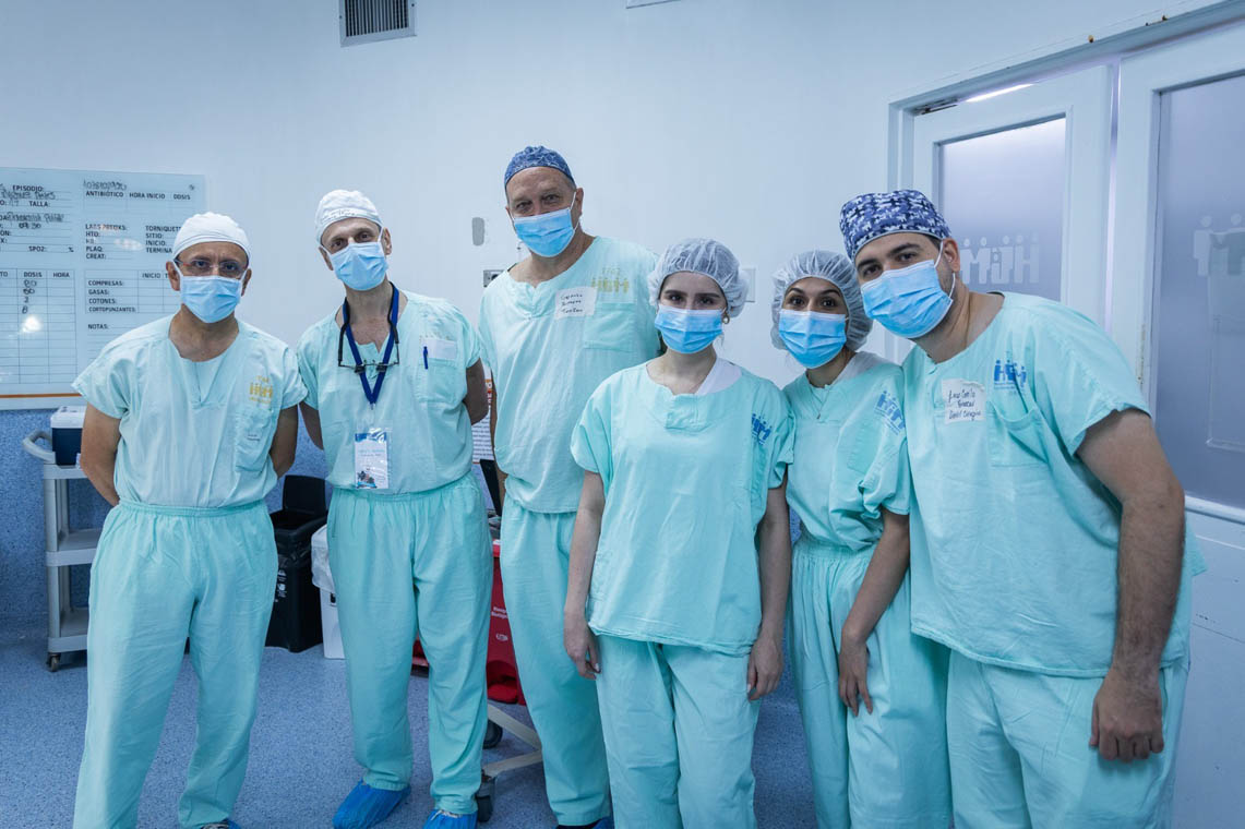 Imagen de apoyo de  Mas de 100 nias y nios recibieron cirugias gratuitas para corregir secuelas de trauma en sus manos en Medellin