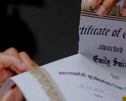 Imagen de apoyo de  Ocho maestros en Bogota a juicio disciplinario por presunta falsificacion en titulos universitarios