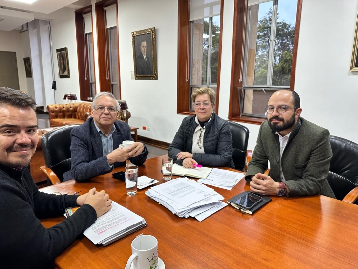 Imagen de apoyo de  Ministra del Trabajo gestiona bonificacion para sindicatos de la entidad
