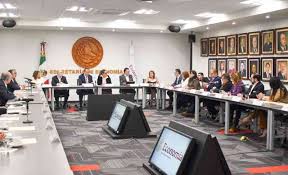 Imagen de apoyo de  La entrega del distintivo Hecho en Mexico con fines publicitarios a la Asociacion Nacional de Transporte Privado