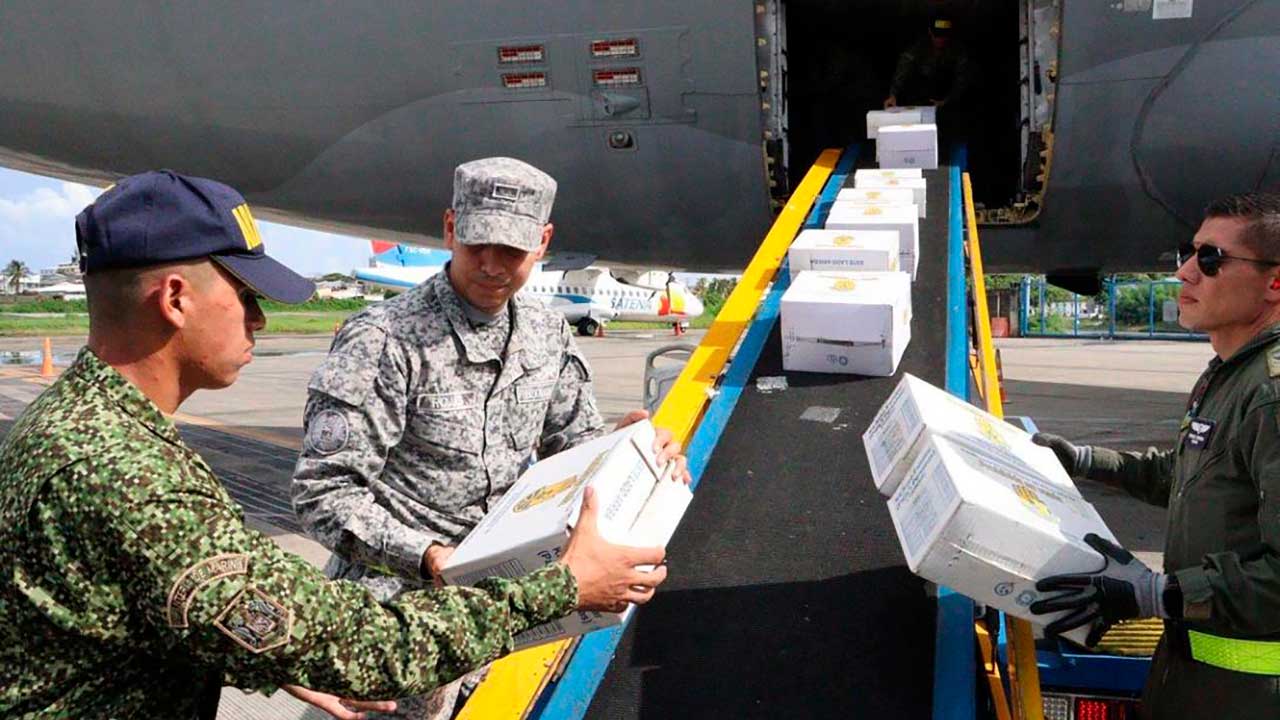 Imagen de apoyo de  Gobierno envia 22 toneladas de ayuda humanitaria a San Andres por tormenta tropical Melissa