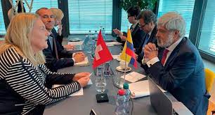 Imagen de apoyo de Reindustrializacion y atraccion de inversion centro de encuentros en Alemania y Suiza
