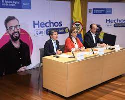 Imagen de apoyo de Se firma un contrato para instalar 6589 Centros Digitales en 15 departamentos y Bogota