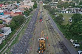 Imagen de apoyo de  Se inicia la construccion del Tren QueretaroIrapuato que beneficiara a mas de 2 millones de personas y generara cerca de 10 mil empleos