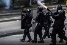 Imagen de apoyo de Son indagados funcionarios de la policia nacional de Colombia en Medellin por presunto uso excesivo de fuerza