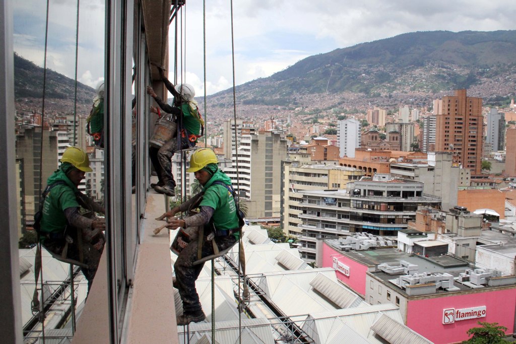 Imagen de apoyo de  MinTrabajo autoriza reactivacion de capacitacion y entrenamiento para trabajo seguro en alturas